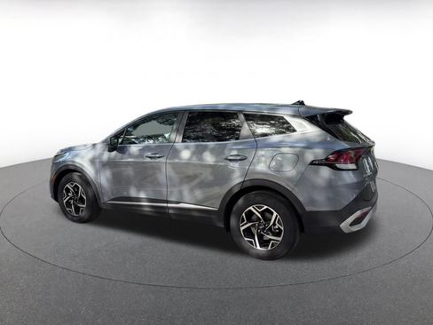 Used 2025 Kia Sportage LX image 10