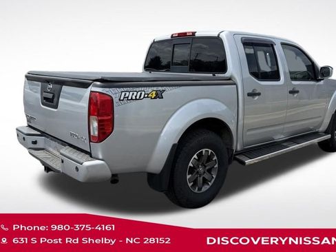 Used 2018 Nissan Frontier PRO-4X AWD/4WD image 3