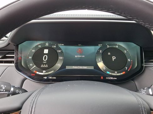 Used 2025 Land Rover Range Rover Sport Dynamic SE image 23