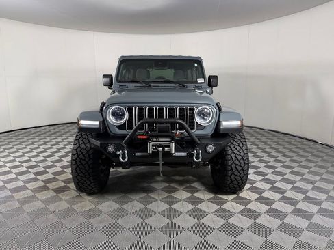 Used 2025 Jeep Wrangler Unlimited Sahara w/ Safety Group AWD/4WD image 4