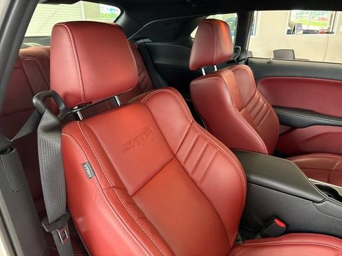 Used 2018 Dodge Challenger SRT Hellcat RWD image 9