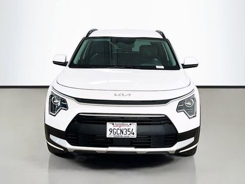 Certified 2023 Kia Niro EX image 2