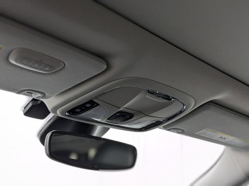 Used 2022 Jeep Cherokee Limited image 35