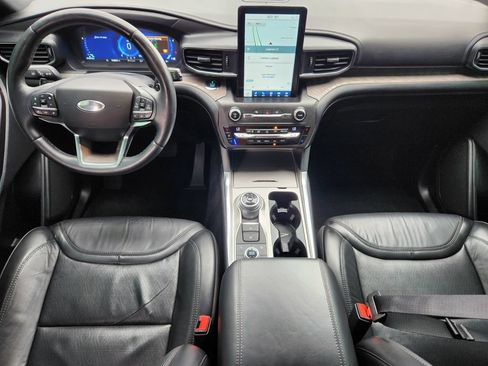 Used 2020 Ford Explorer Platinum w/ Premium Technology Package AWD/4WD image 11