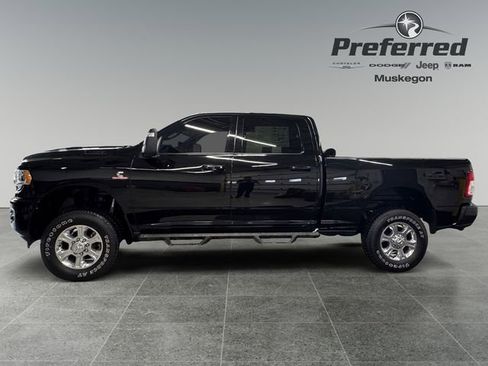 Used 2023 RAM 2500 Big Horn w/ Level 1 Equipment Group image 9
