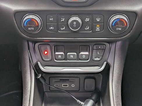 Used 2019 GMC Terrain SLT w/ Preferred Package AWD/4WD image 27