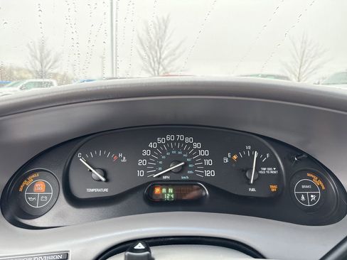 Used 2001 Buick Century Custom w/ Premium Pkg image 16