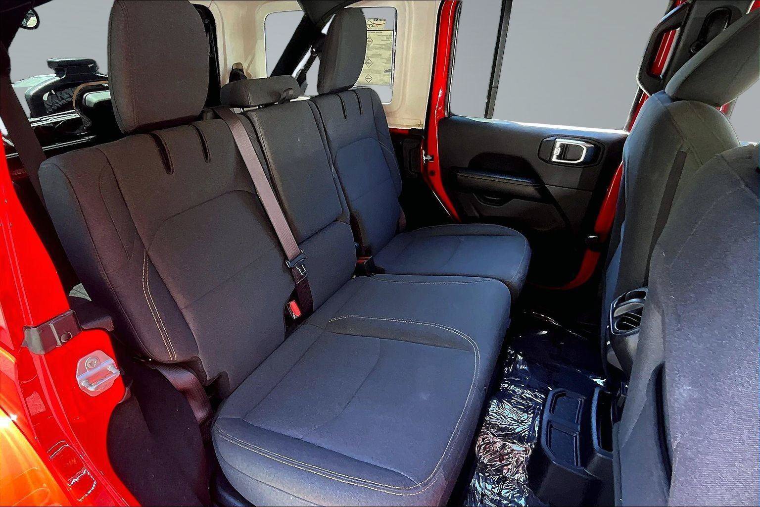 Certified 2025 Jeep Wrangler Unlimited Sahara AWD/4WD image 27