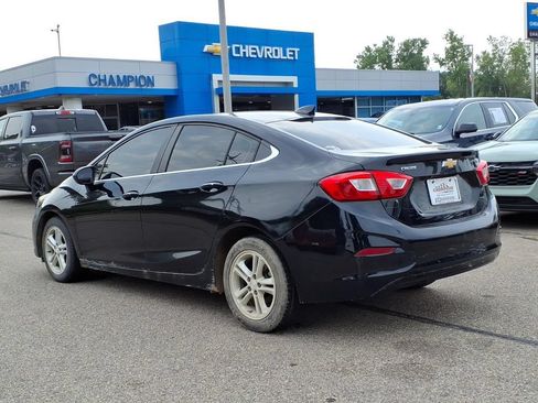 Used 2018 Chevrolet Cruze LT w/ LT Convenience Package FWD image 6
