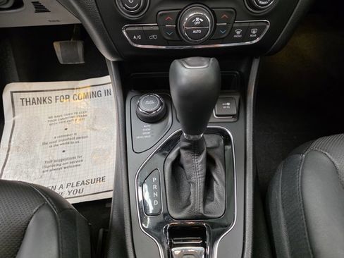 Used 2021 Jeep Cherokee Limited w/ Mopar Interior Package image 8