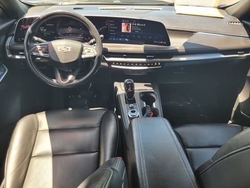 Used 2024 Cadillac XT4 Premium Luxury FWD image 16