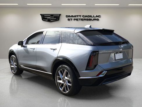 New 2026 Cadillac Optiq Luxury 2 RWD image 3