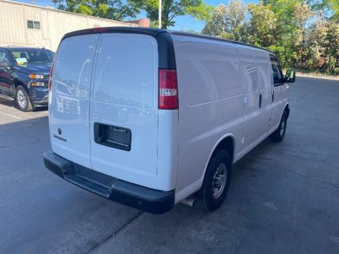 Used 2021 Chevrolet Express 2500 RWD image 6