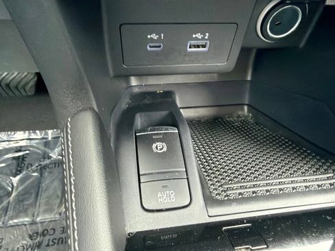 Used 2024 Nissan Kicks SV FWD image 31