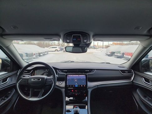 Used 2022 Jeep Grand Cherokee L Limited image 27