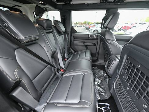 New 2025 Ford Bronco Badlands image 23