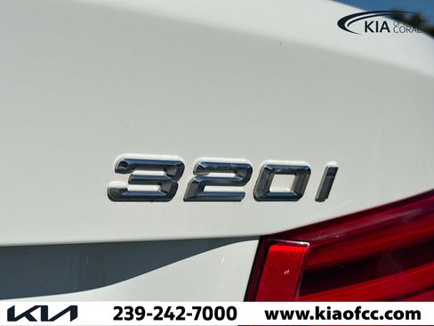 Used 2017 BMW 320i xDrive 320i xDrive image 11