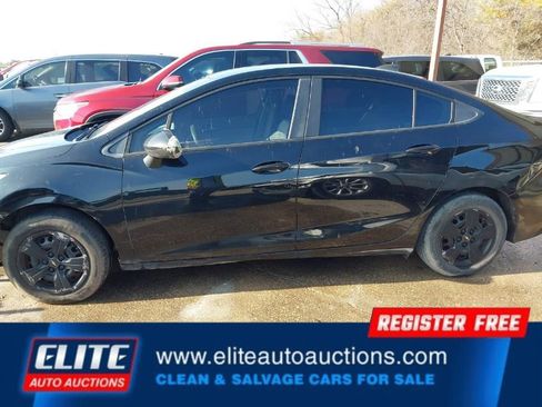 Used 2017 Chevrolet Cruze LS image 25