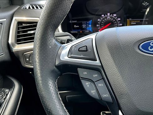 Used 2020 Ford Edge ST image 21