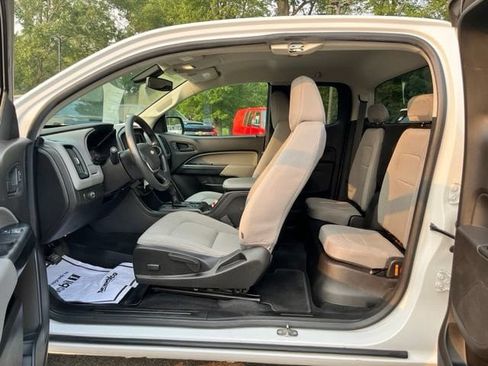 Used 2021 Chevrolet Colorado W/T w/ WT Convenience Package RWD image 16