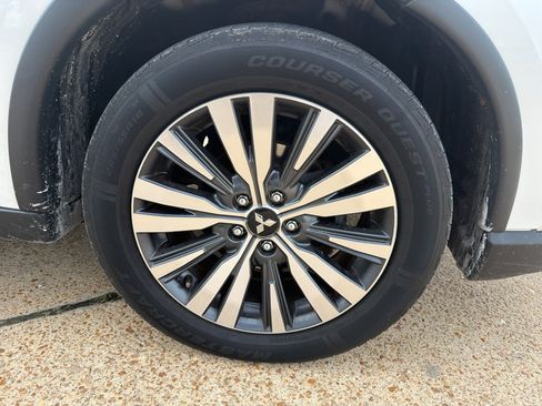 Used 2019 Mitsubishi Outlander ES AWD/4WD image 12