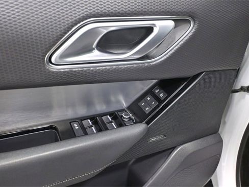 Used 2022 Land Rover Range Rover Velar R-Dynamic S image 18