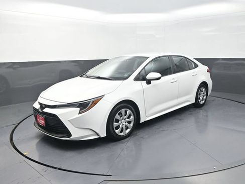 Certified 2024 Toyota Corolla LE FWD image 3