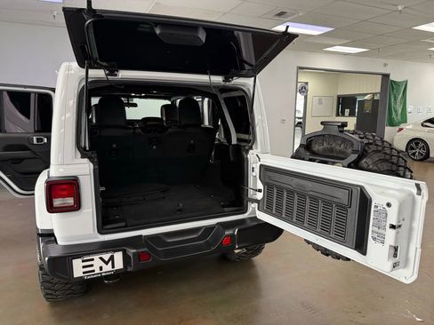 Used 2021 Jeep Wrangler Unlimited Sahara image 11