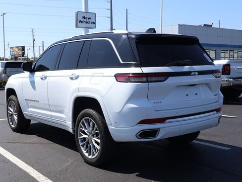 Used 2022 Jeep Grand Cherokee Summit w/ MOPAR Finishing Package AWD/4WD image 10