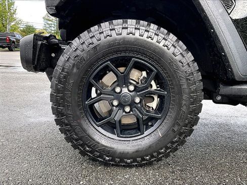Used 2024 Jeep Wrangler Unlimited Sport AWD/4WD image 7