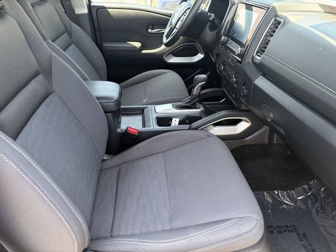 Used 2022 Nissan Frontier 2WD Crew Cab image 21