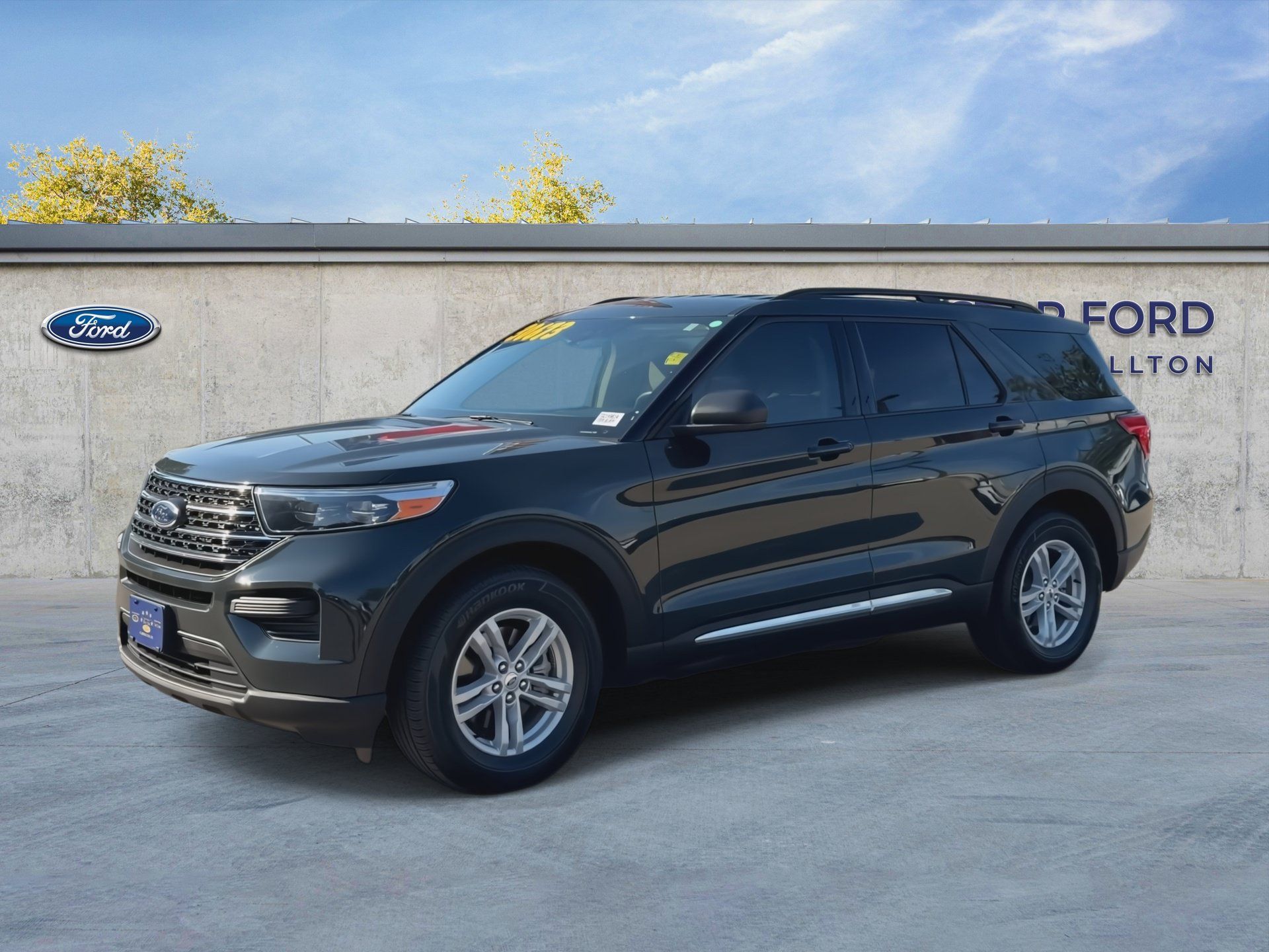 Certified 2023 Ford Explorer XLT RWD image 4