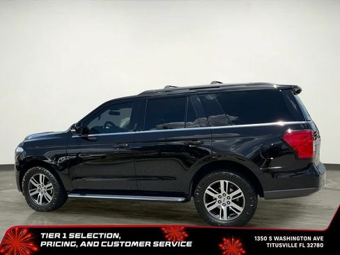Used 2023 Ford Expedition XLT RWD image 3