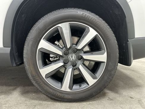 Used 2025 Honda Pilot Touring image 14