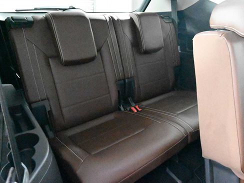 Certified 2022 Volkswagen Atlas SE w/ Black Wheel Package FWD image 11