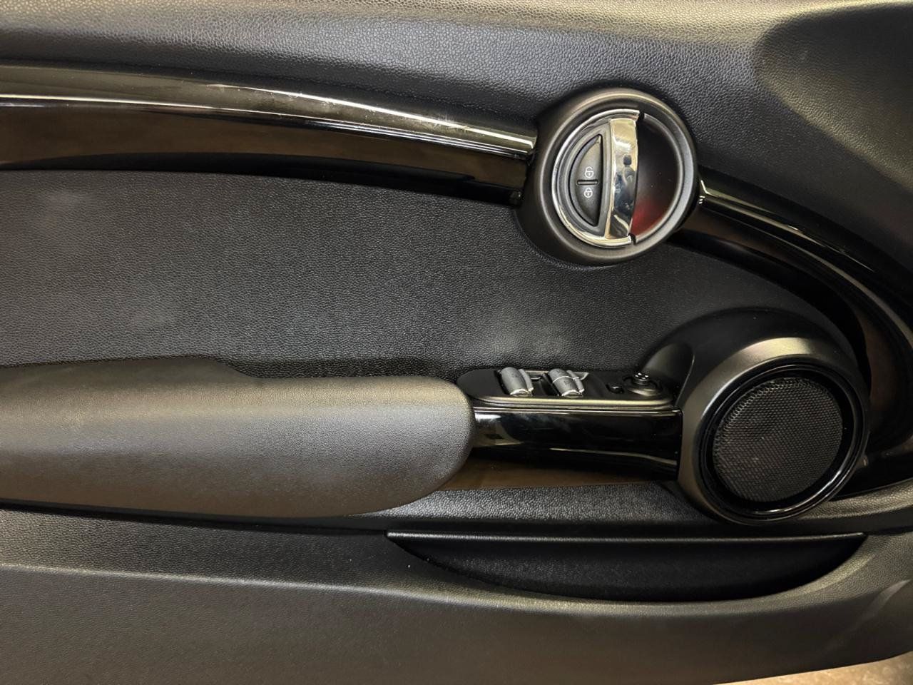 Used 2019 MINI Cooper Convertible FWD image 22