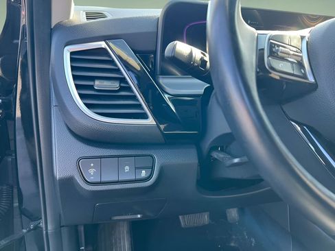 Used 2025 Kia Seltos S FWD image 22