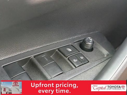 Used 2025 Toyota Corolla LE FWD image 13