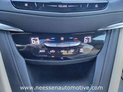 Used 2019 Cadillac XT5 FWD image 23