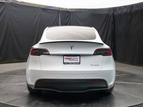 Used 2022 Tesla Model Y Performance image 11