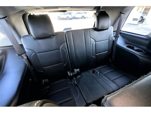 Used 2017 GMC Yukon SLT w/ HD Trailering Package AWD/4WD image 31