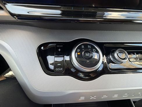 Used 2025 Ford Expedition Max Active AWD/4WD image 26