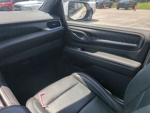 Used 2022 GMC Yukon XL Denali AWD/4WD image 19