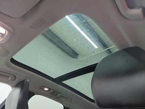 Certified 2025 Volvo XC40 B5 Plus image 19