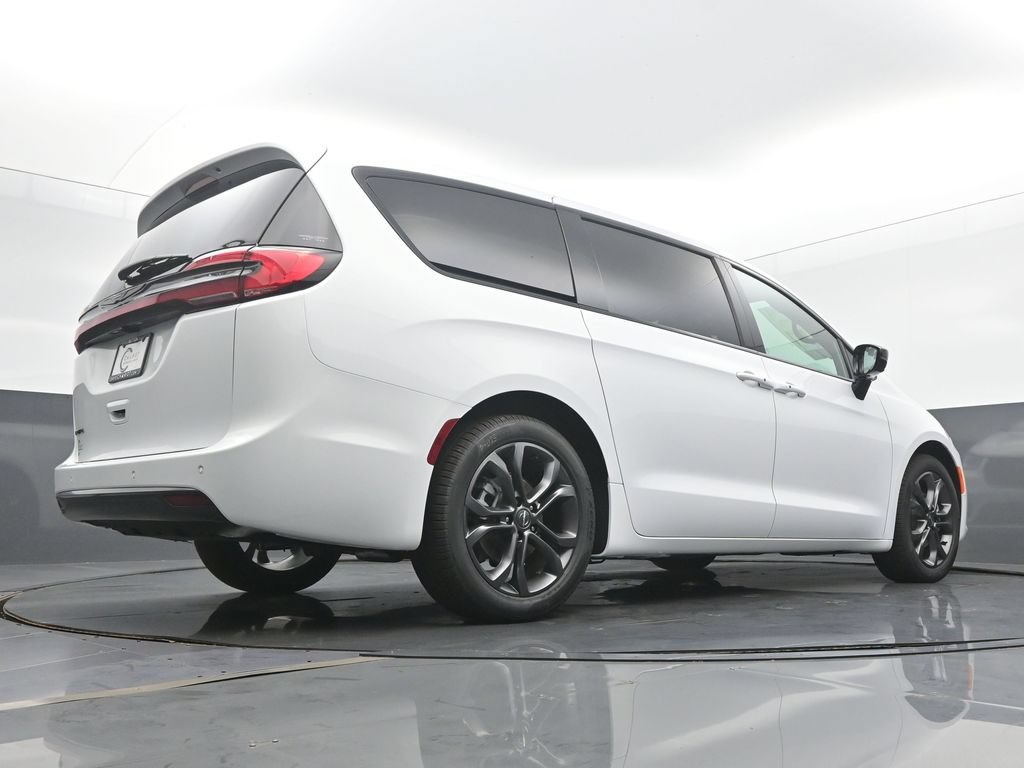 New 2026 Chrysler Pacifica Select FWD image 51