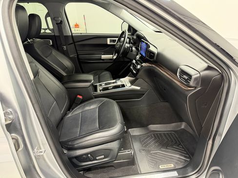 Used 2021 Ford Explorer Limited w/ Equipment Group 301A image 25