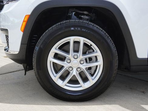 Used 2024 Jeep Grand Cherokee L Laredo w/ Trailer Tow Package AWD/4WD image 10
