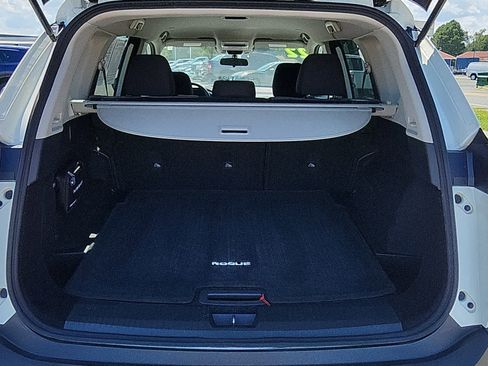 Used 2022 Nissan Rogue S image 19