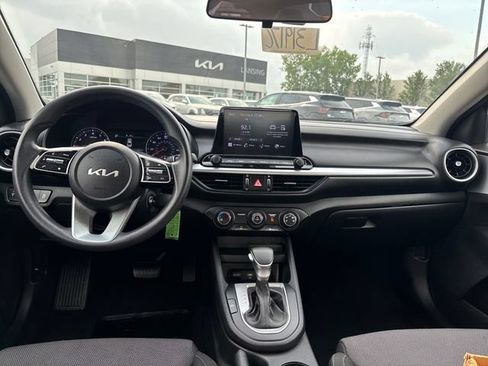 Used 2022 Kia Forte LXS FWD image 15
