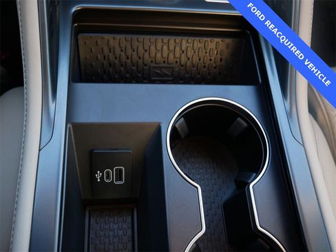 Used 2025 Lincoln Nautilus Reserve image 26